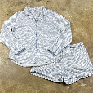 Petite Plume Pajama Short set with wave pattern 
Size: Large
